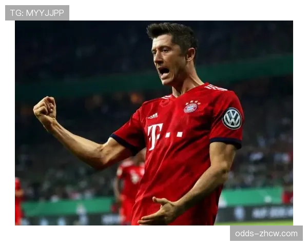 莱万赛季第九球跻身射手榜前三 年龄增长下效率保持稳定